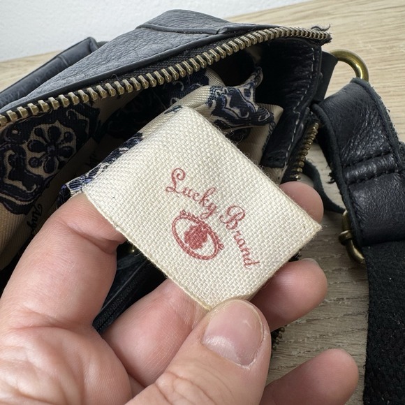 Lucky Brand Navy Blue Leather Crossbody Bag Shoulder Purse‎ Studs and Fringe - Picture 15 of 16